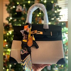 Women's Purse w Horse and Scarf